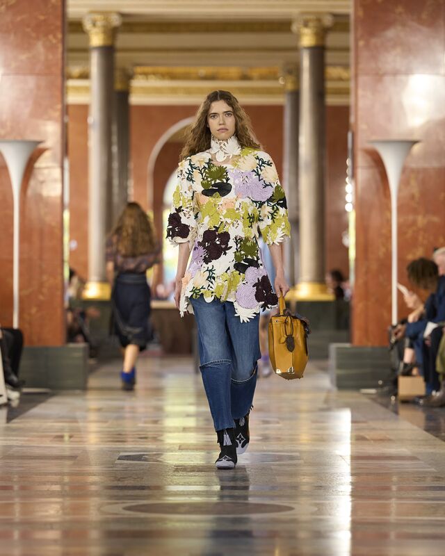 WOMEN_SS26_SHOW_RUNWAY_LOOKS_32_FIO00864_LV-COM_DII_1600x2000