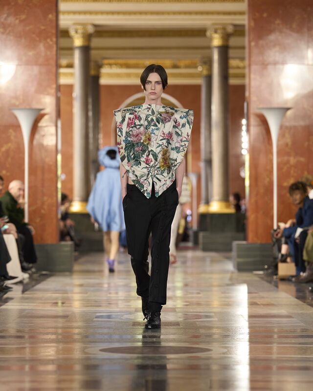 WOMEN_SS26_SHOW_RUNWAY_LOOKS_35_FIO00942_LV-COM_DII_1600x2000