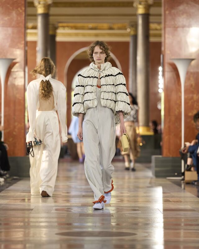WOMEN_SS26_SHOW_RUNWAY_LOOKS_36_FIO00965_LV-COM_DII_1600x2000