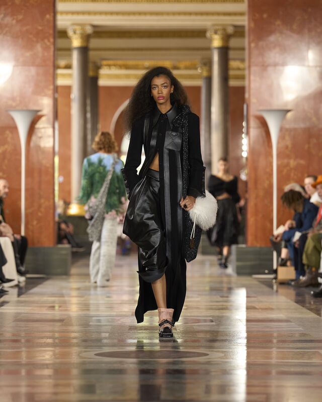 WOMEN_SS26_SHOW_RUNWAY_LOOKS_43_FIO01159_LV-COM_DII_1600x2000