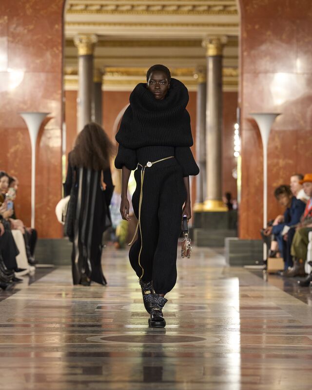 WOMEN_SS26_SHOW_RUNWAY_LOOKS_45_FIO01213_LV-COM_DII_1600x2000