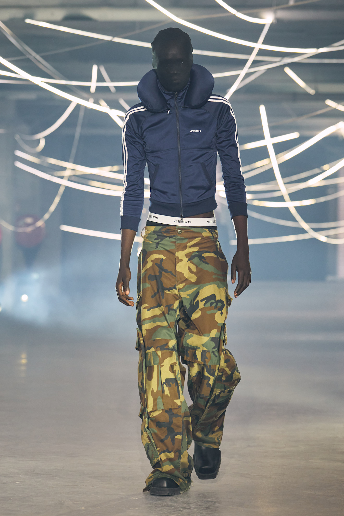 Vetements S26 023
