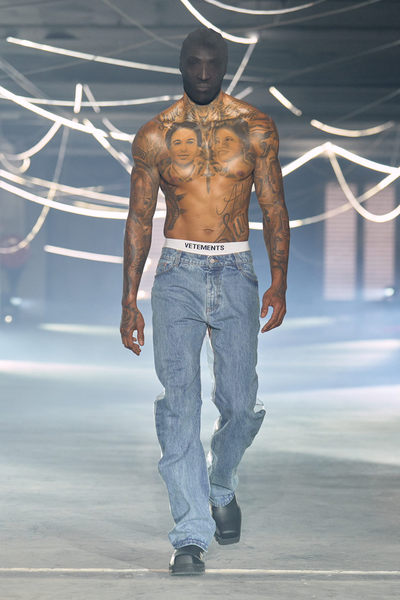 Vetements S26 028
