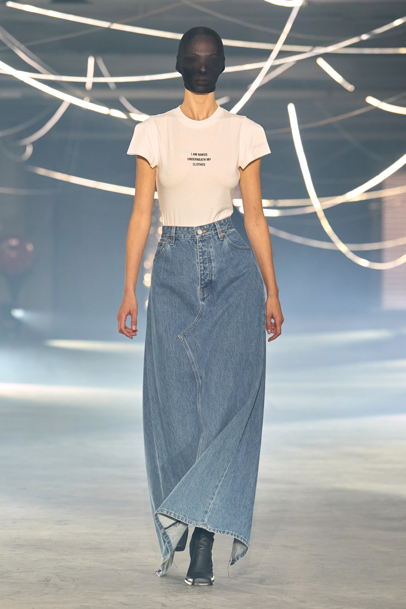 Vetements S26 029