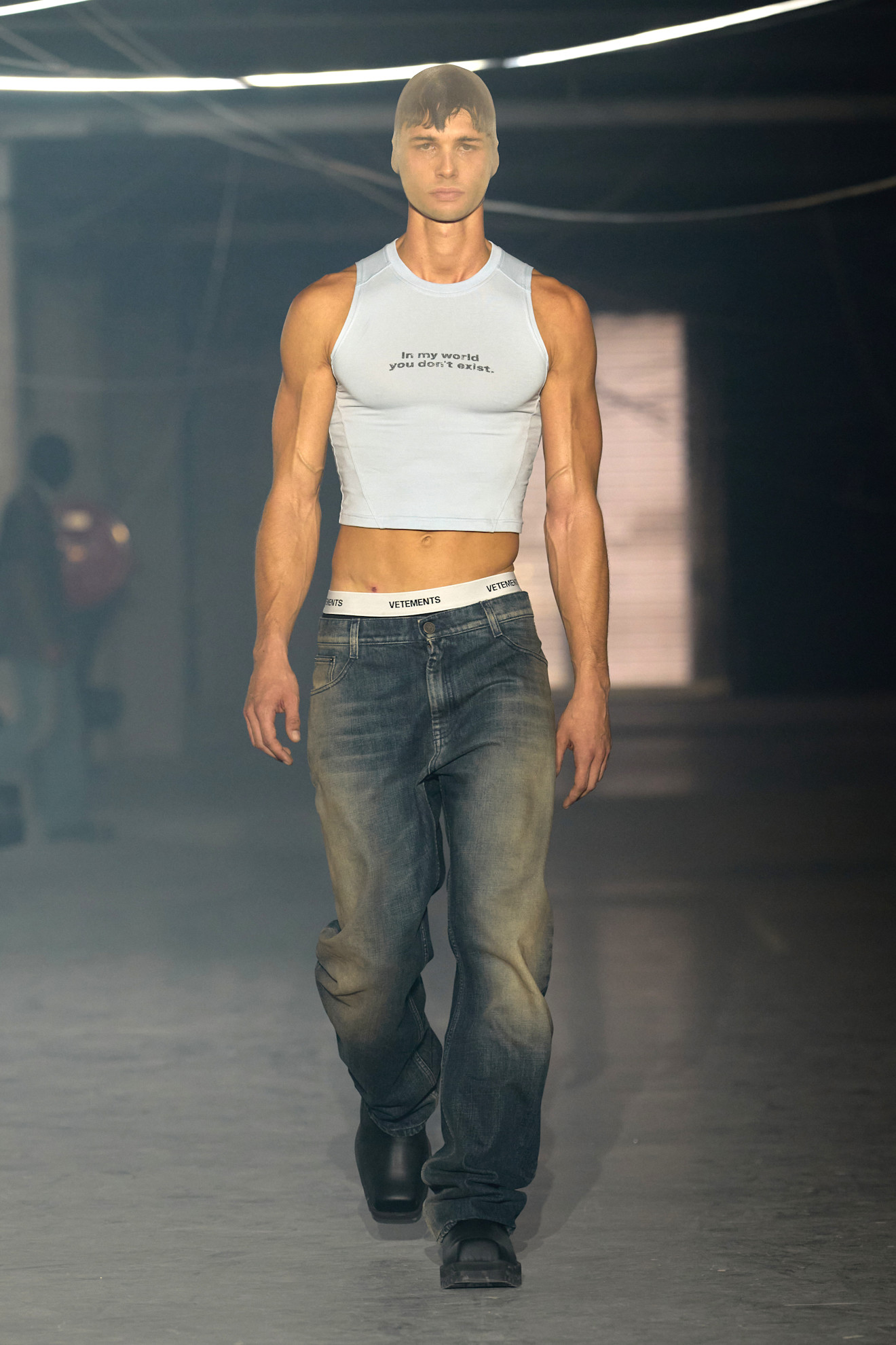 Vetements S26 034