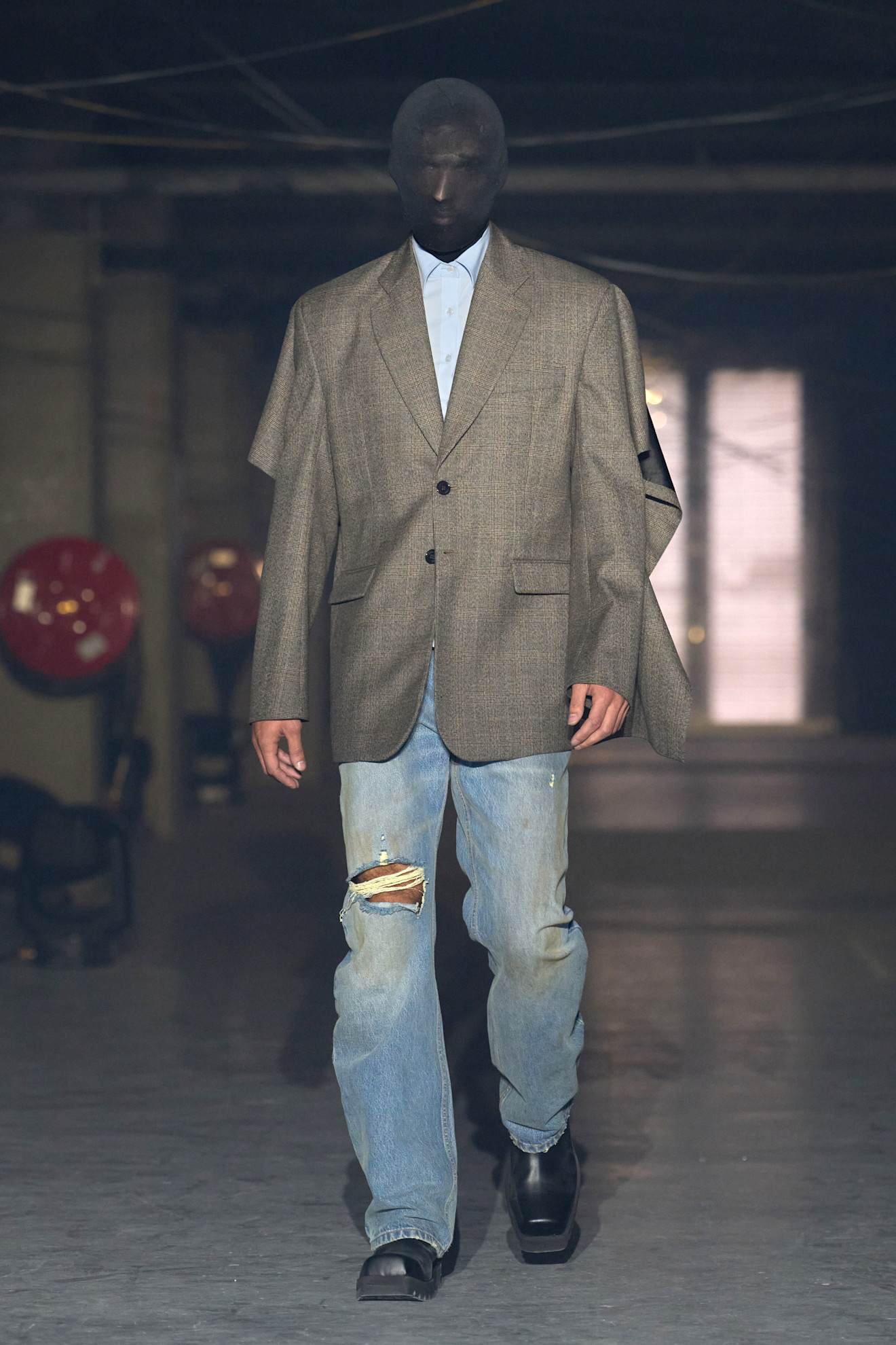 Vetements S26 035