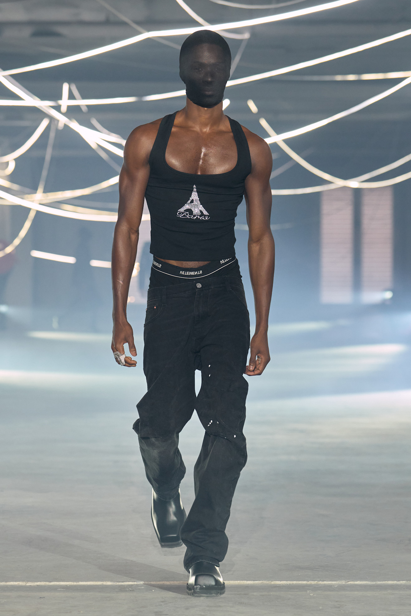 Vetements S26 038