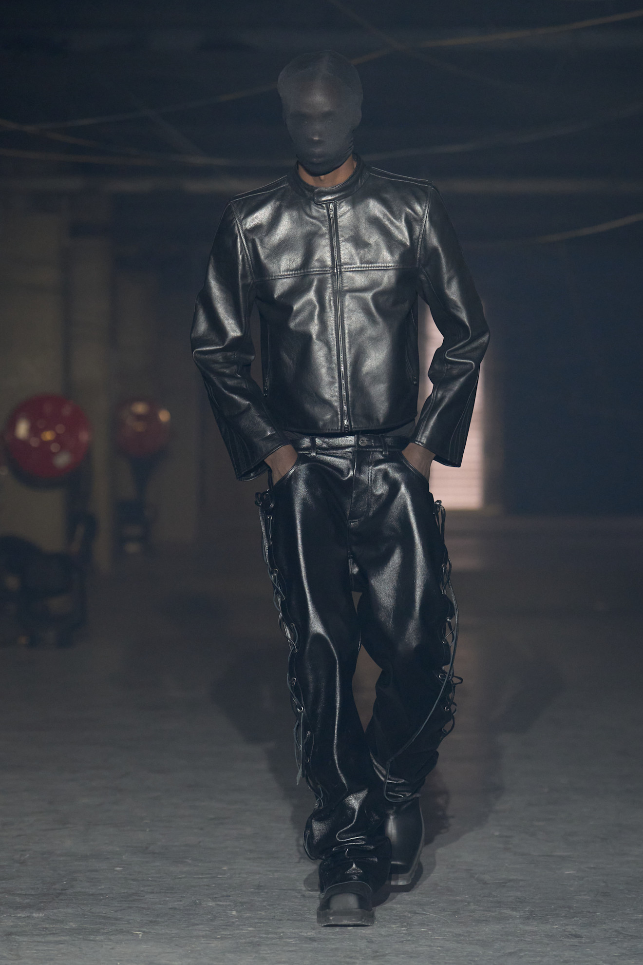 Vetements S26 049