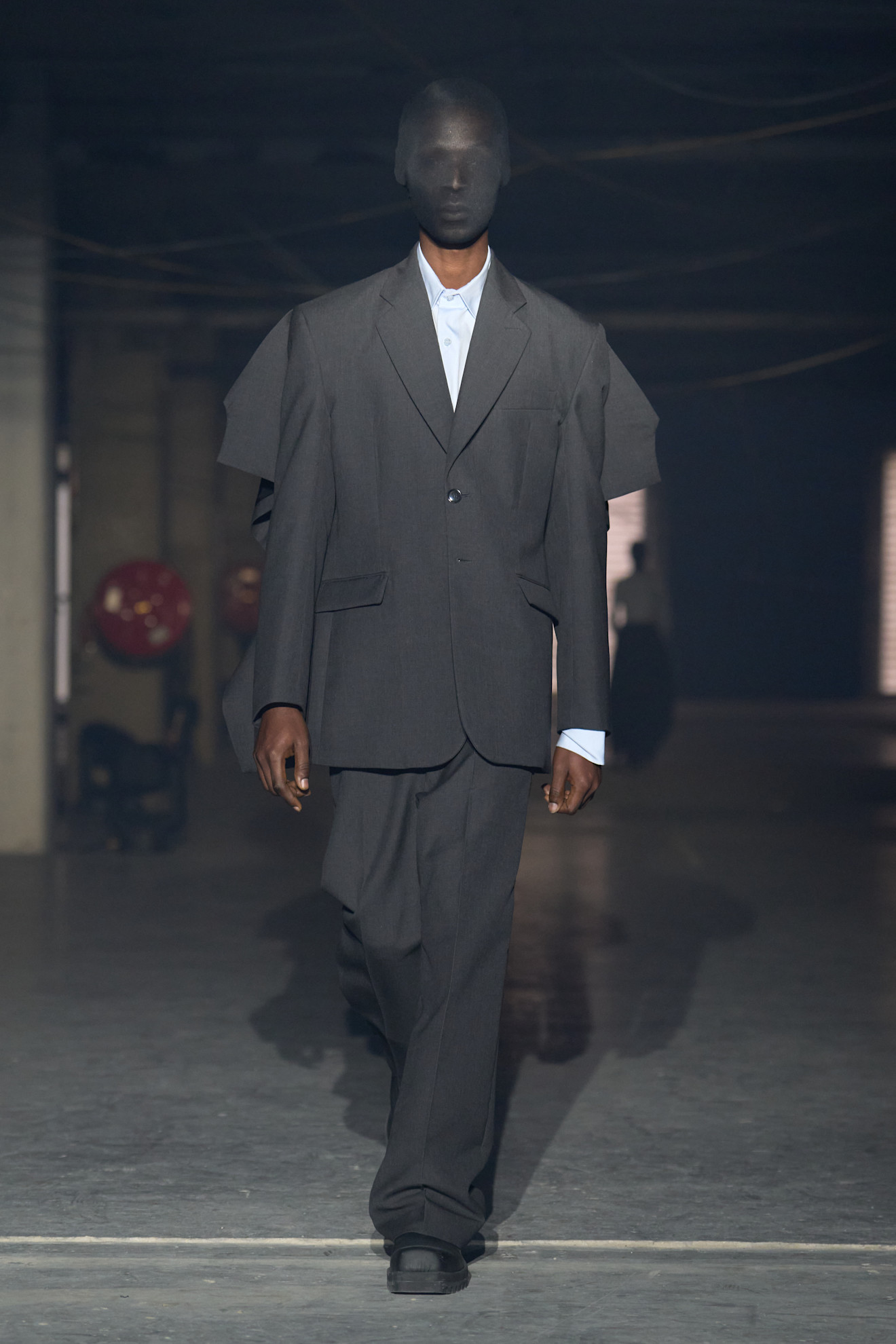 Vetements S26 054