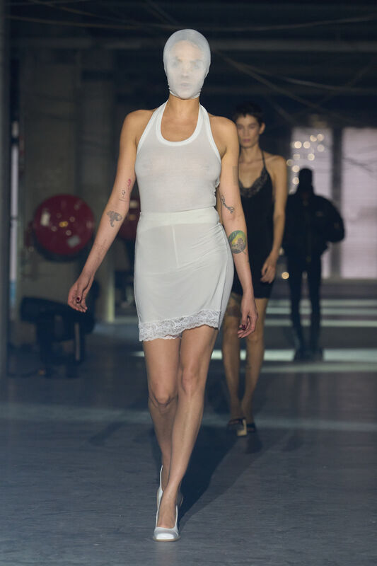 Vetements S26 004