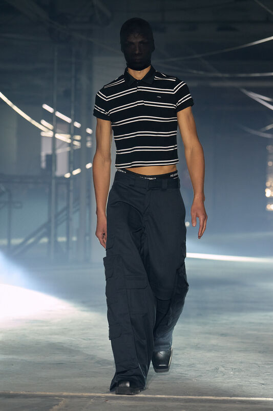 Vetements S26 019