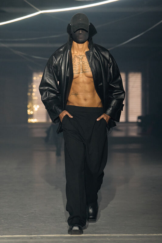 Vetements S26 045