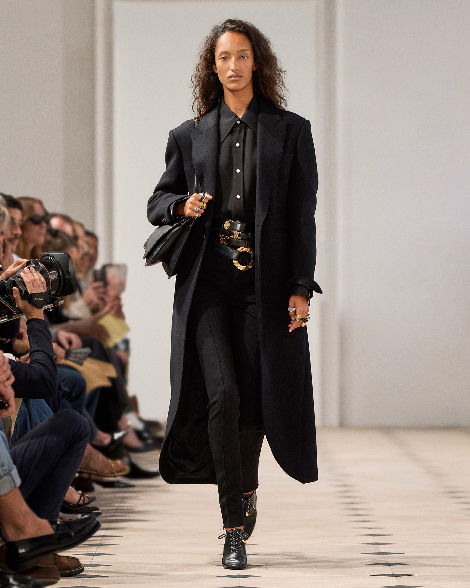 LOOK 06