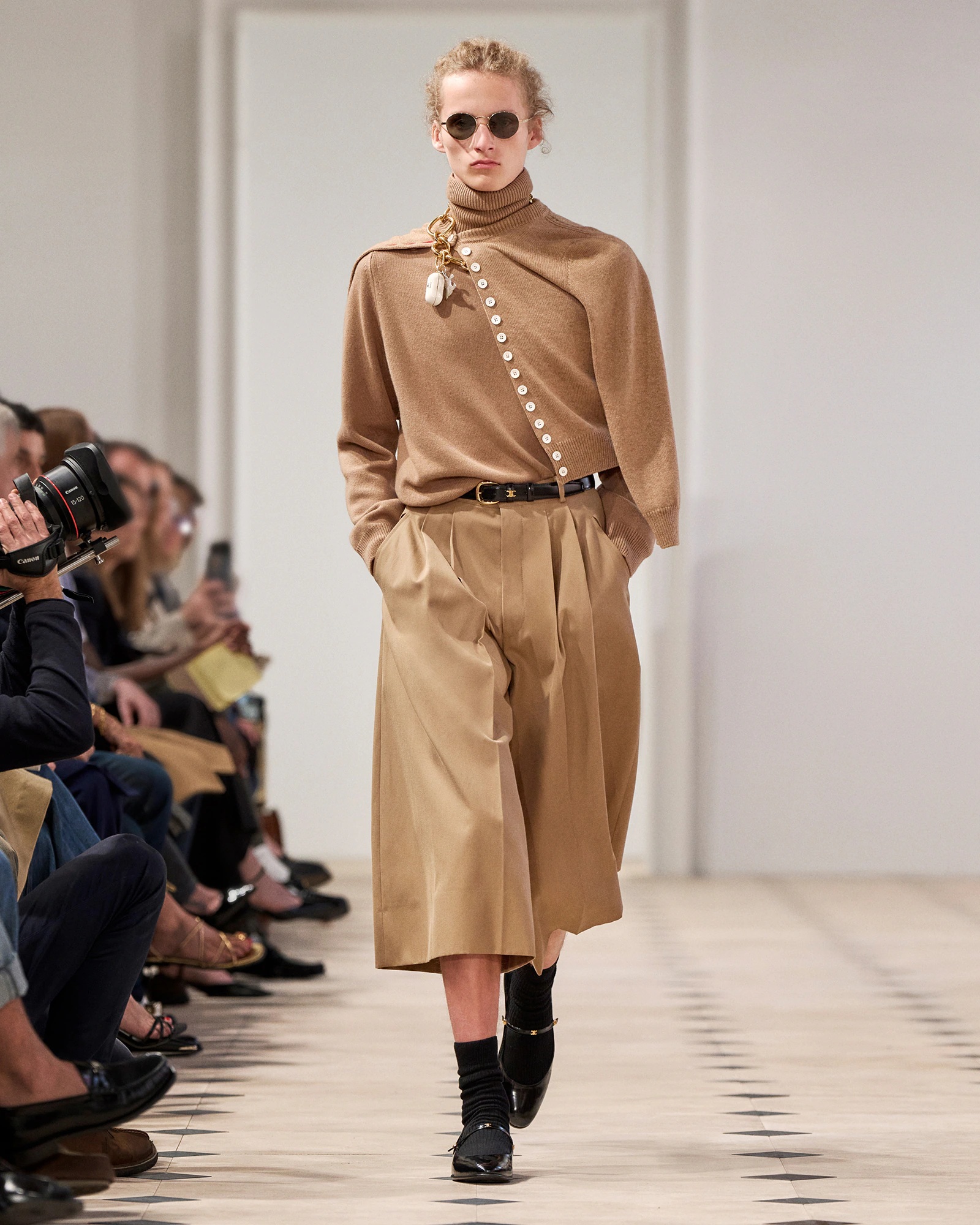 LOOK 07