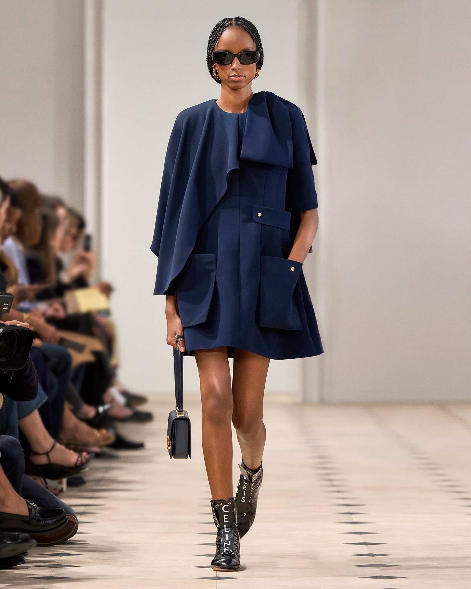 LOOK 13