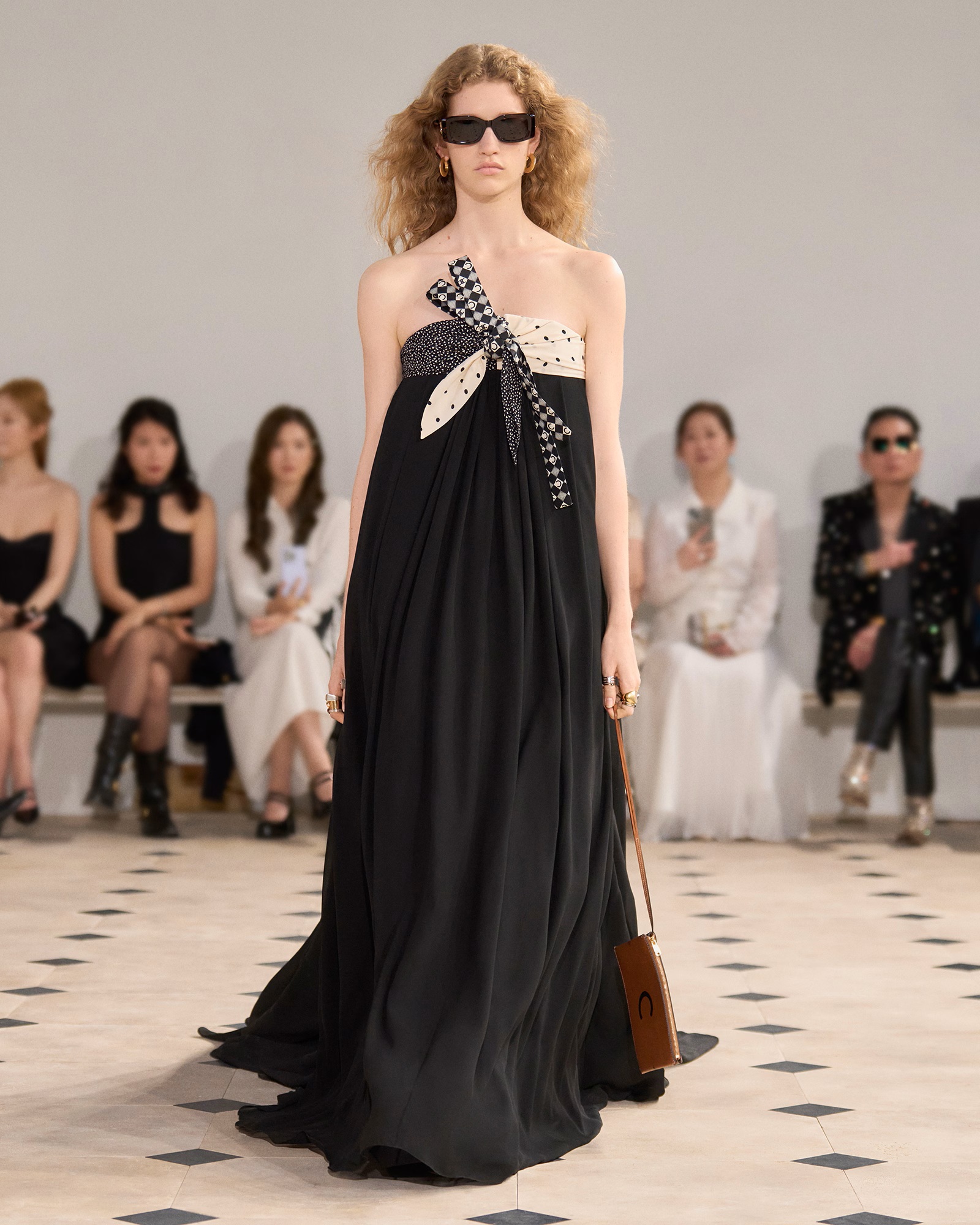 LOOK 22