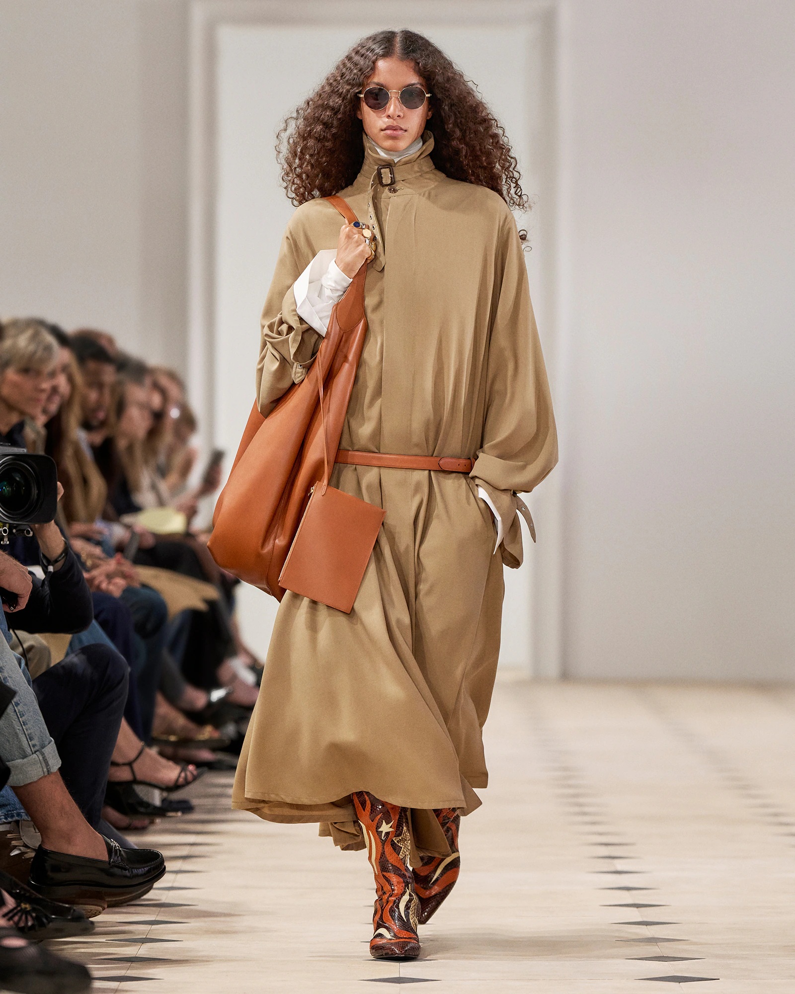 LOOK 33