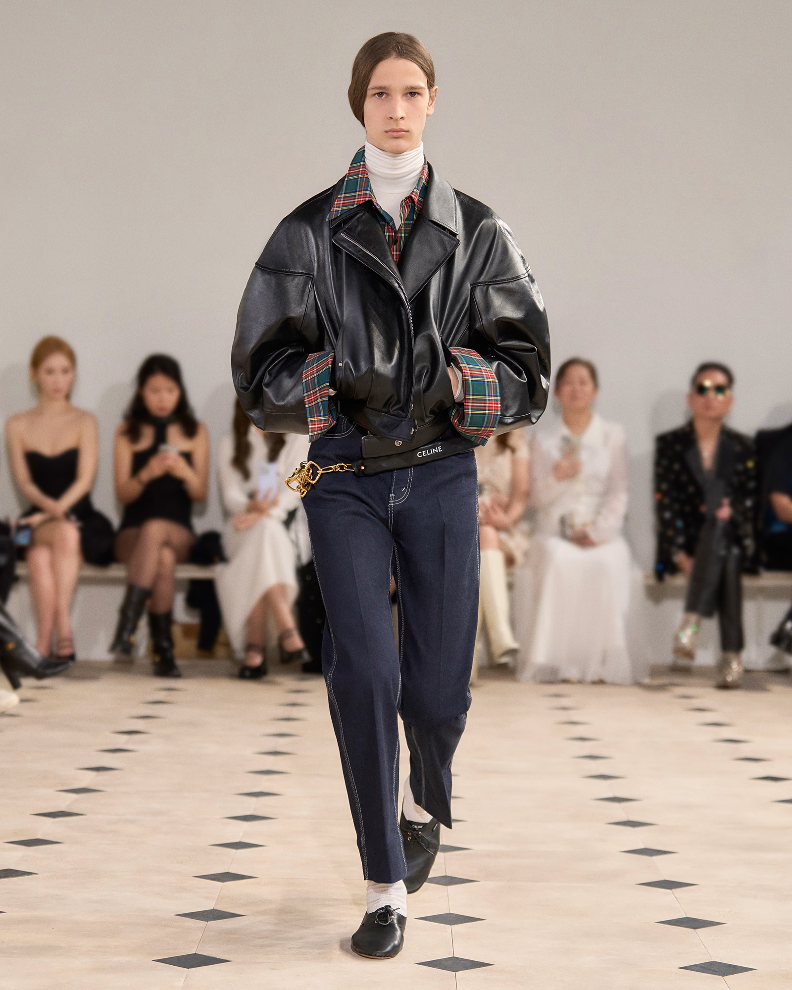 LOOK 36