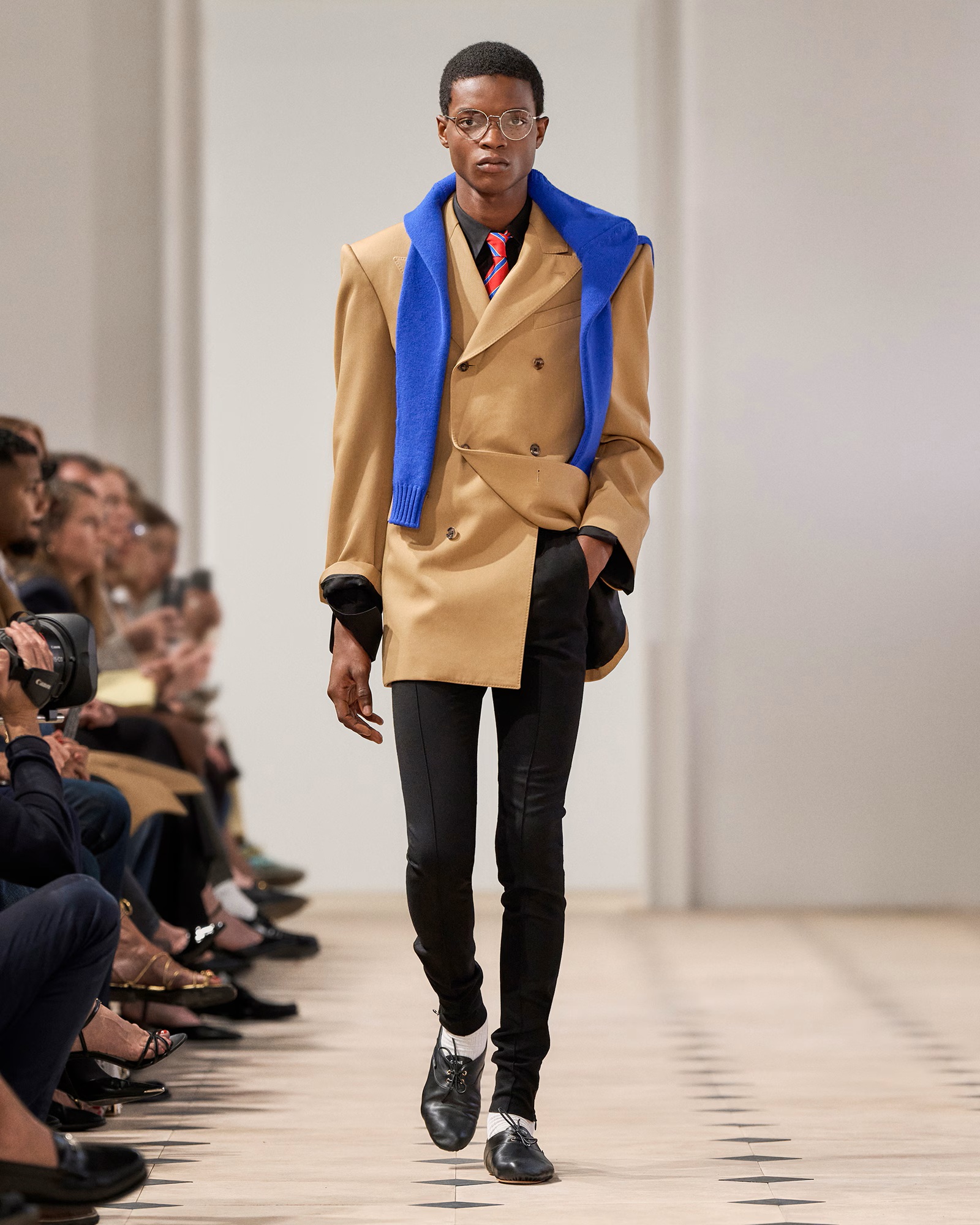 LOOK 39