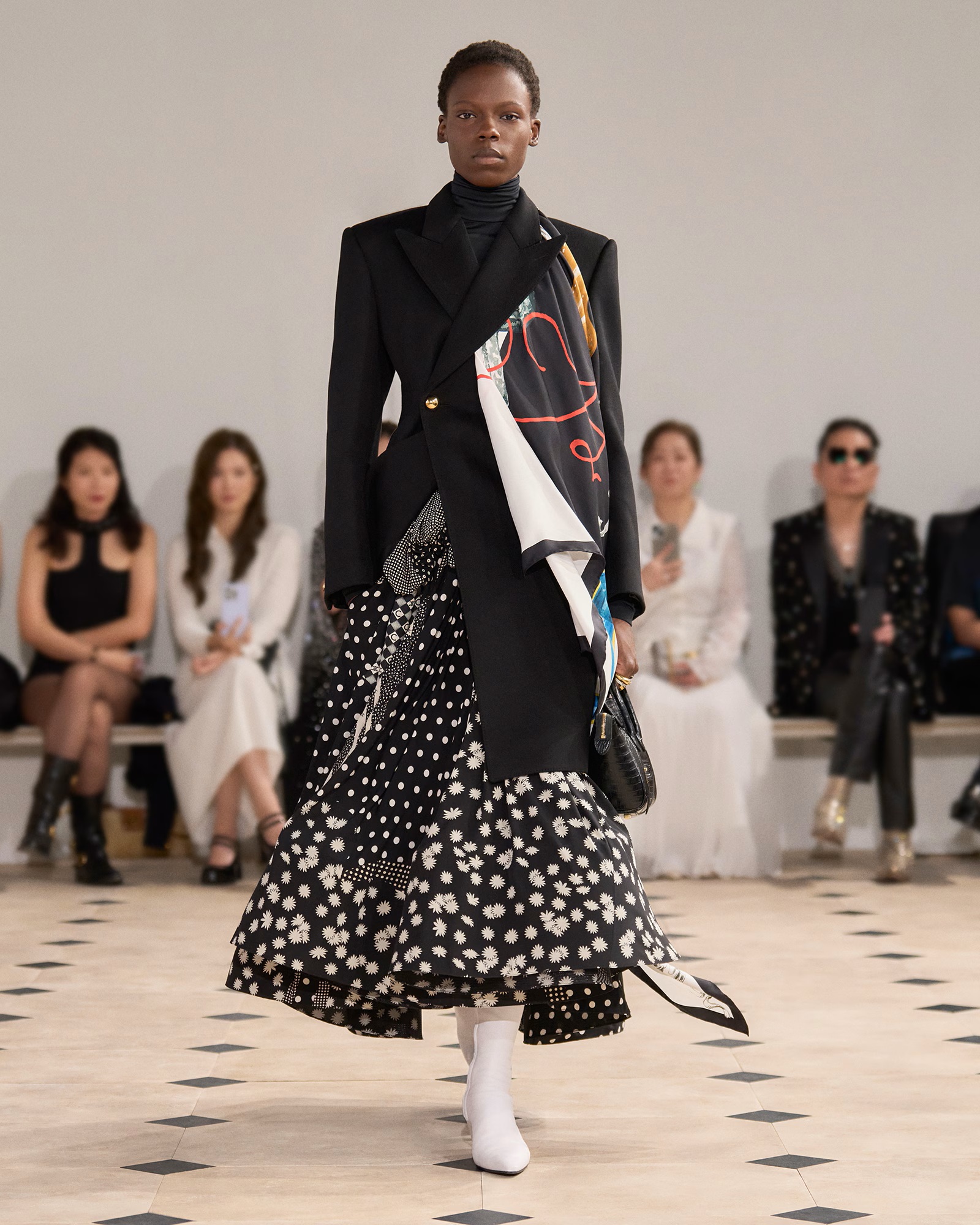 LOOK 46
