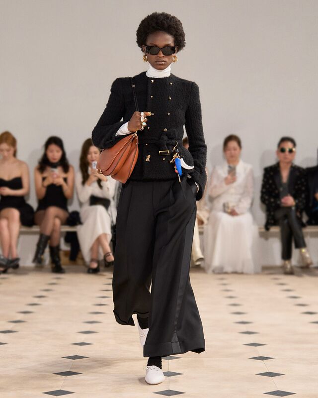 LOOK 04
