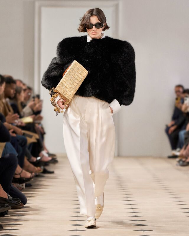 LOOK 17