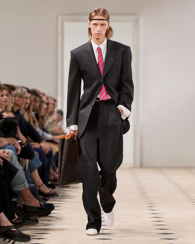LOOK 47