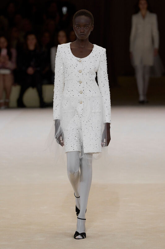 Chanel HC S24 002